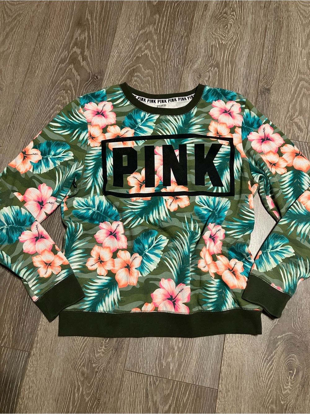 2015 ✨Discontinued ✨PINK Victoria's Secret Floral Tropical Crewneck Sweatshirt